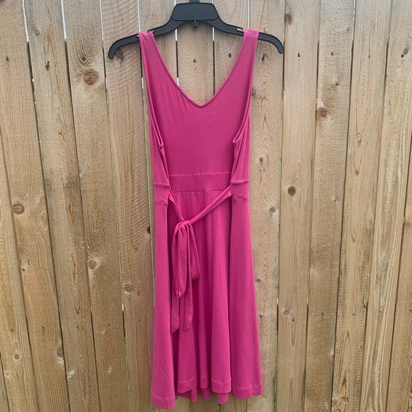 THEORY | Pink Sleeveless V Neck Jersey Knit Fit & Flare Dress - Picture 4 of 7